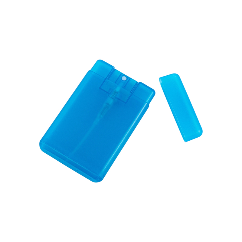 Boca s raspršivačem u stilu kartice s poklopcem za prašinu Boca s raspršivačem u stilu kartice s poklopcem za prašinu